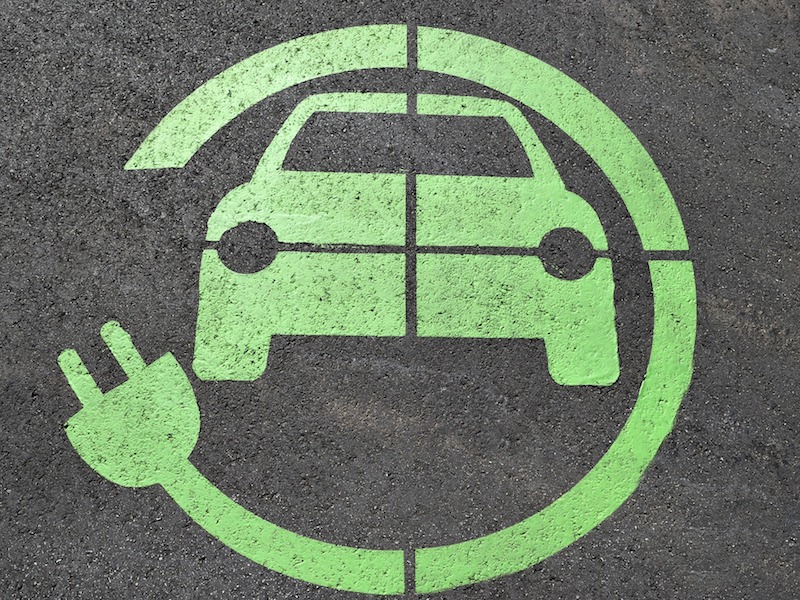 Southern California Edison Offers $450 Rebate for EV Drivers