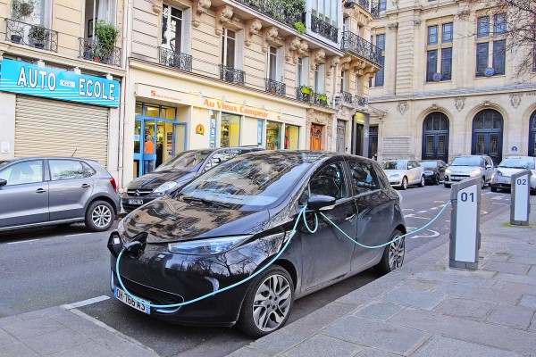 Is America falling behind on electric vehicles?